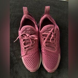 Women Nike 270 size 7.5